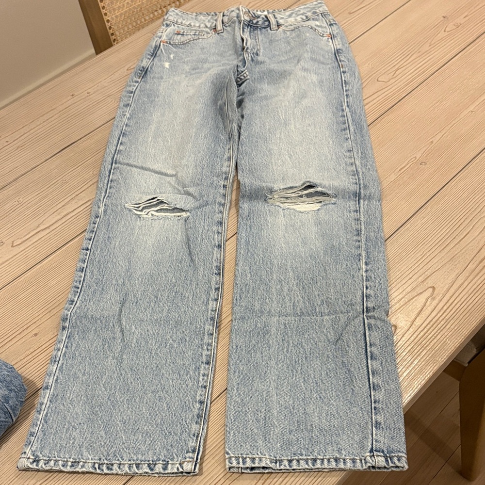 Garage Distressed Jeans